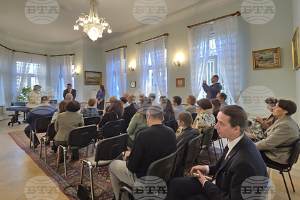 Среща с представители на българската диаспора в Посолството на Р България - Варшава   